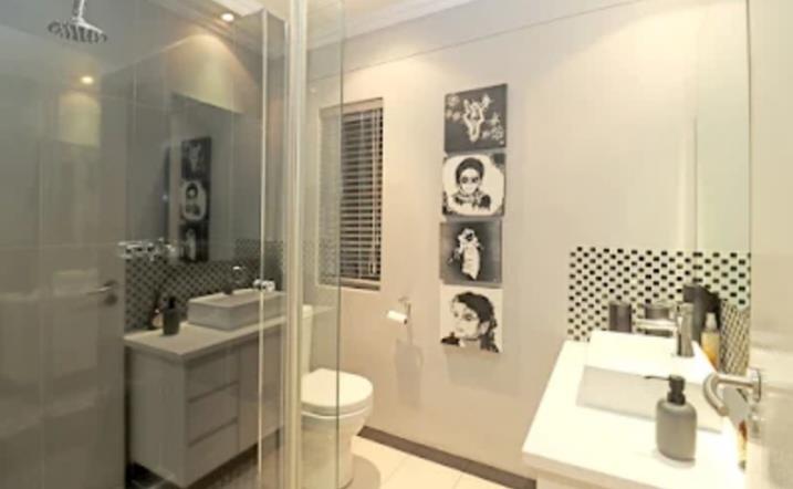 2 Bedroom Property for Sale in Morningside Gauteng