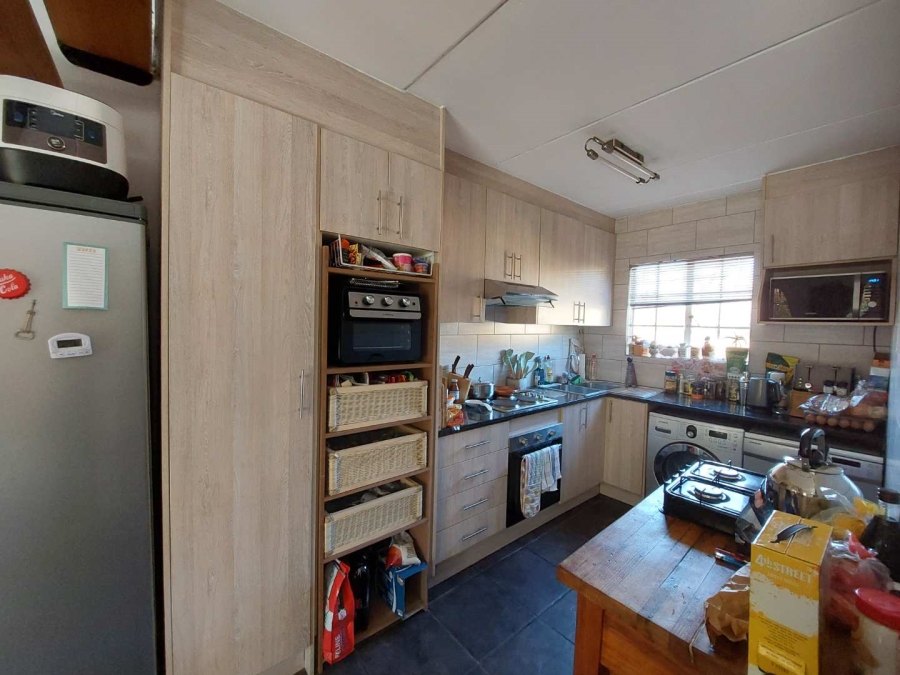 To Let 2 Bedroom Property for Rent in Olivedale Gauteng