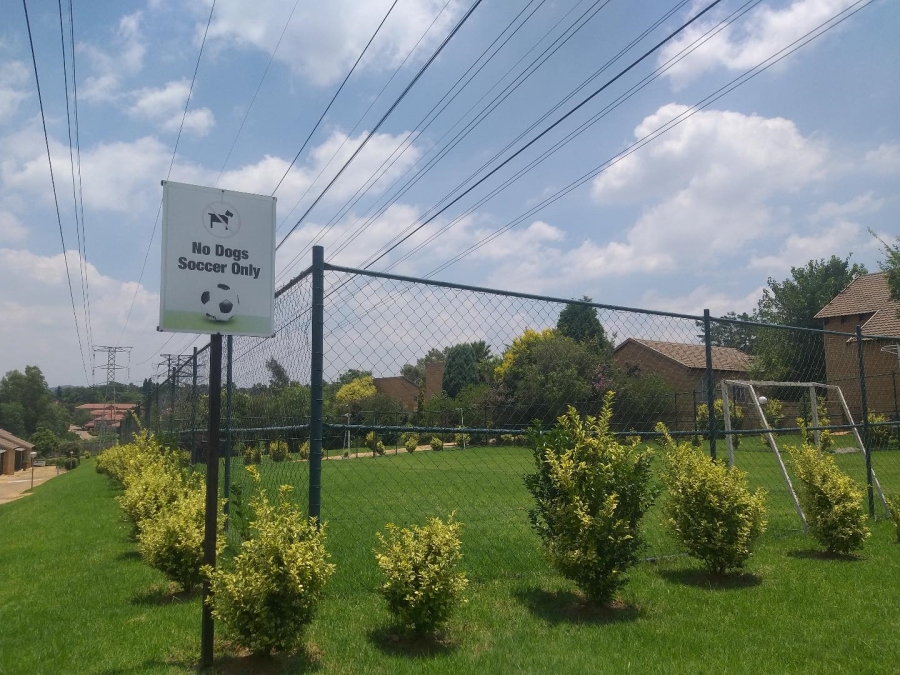 To Let 2 Bedroom Property for Rent in Olivedale Gauteng