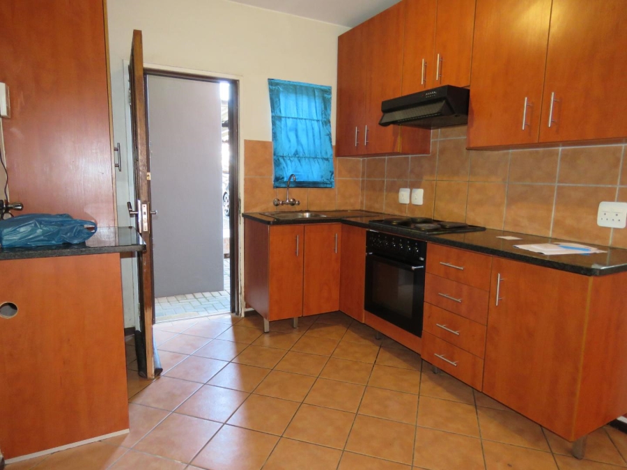 2 Bedroom Property for Sale in Albertsdal Gauteng