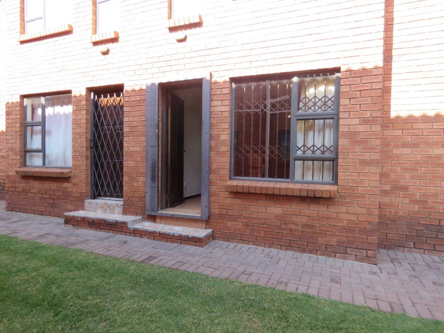 2 Bedroom Property for Sale in Albertsdal Gauteng