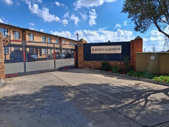 2 Bedroom Property for Sale in Albertsdal Gauteng