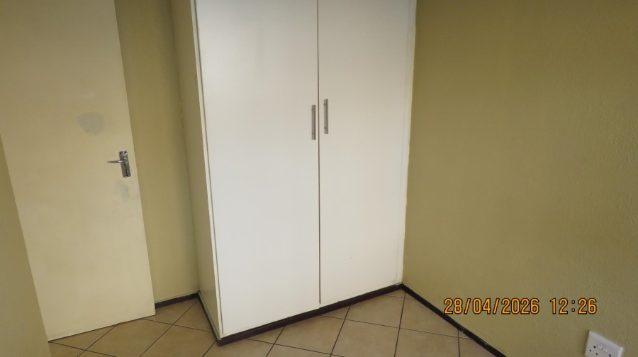 2 Bedroom Property for Sale in Albertsdal Gauteng