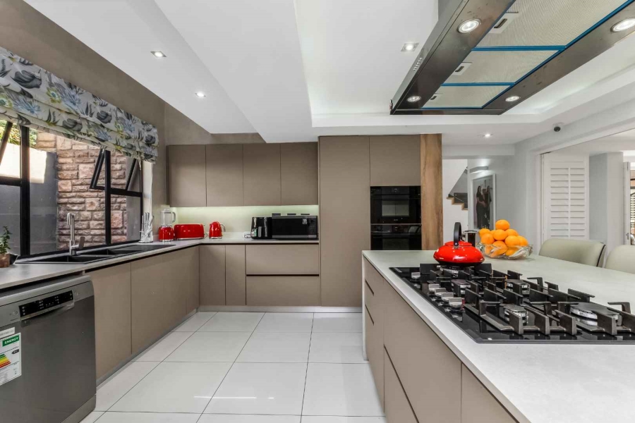 4 Bedroom Property for Sale in Beverley Gauteng