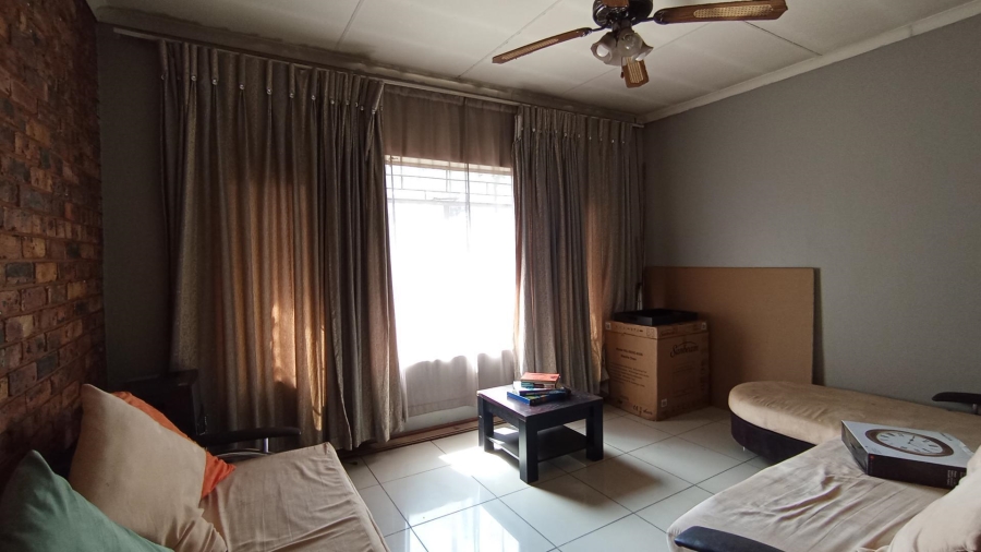 2 Bedroom Property for Sale in Zwartkop Gauteng
