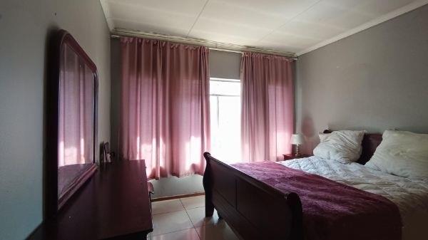 2 Bedroom Property for Sale in Zwartkop Gauteng