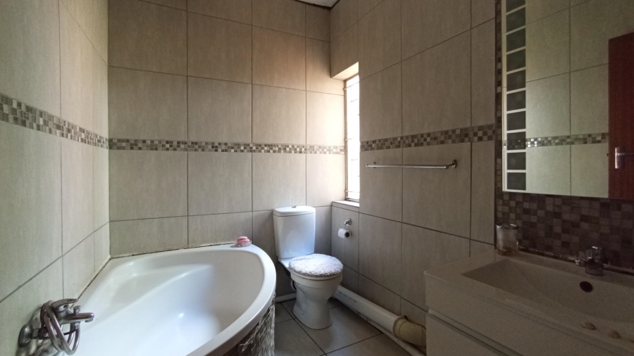 2 Bedroom Property for Sale in Zwartkop Gauteng