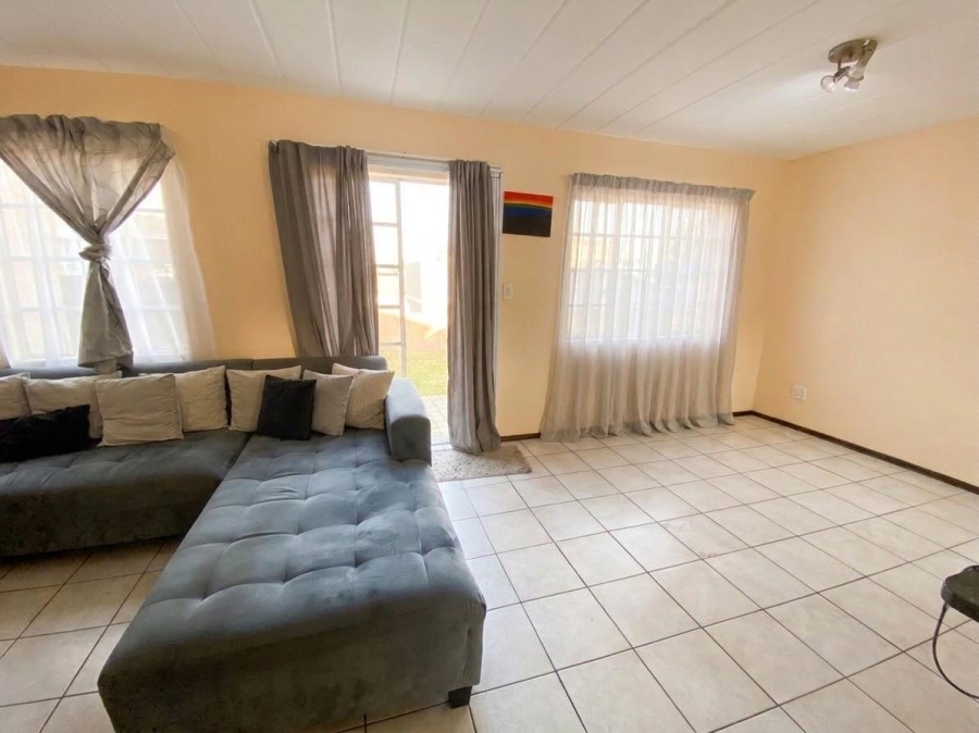 To Let 2 Bedroom Property for Rent in Halfway Gardens Gauteng