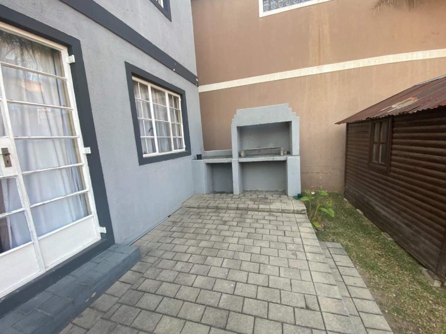 To Let 2 Bedroom Property for Rent in Halfway Gardens Gauteng
