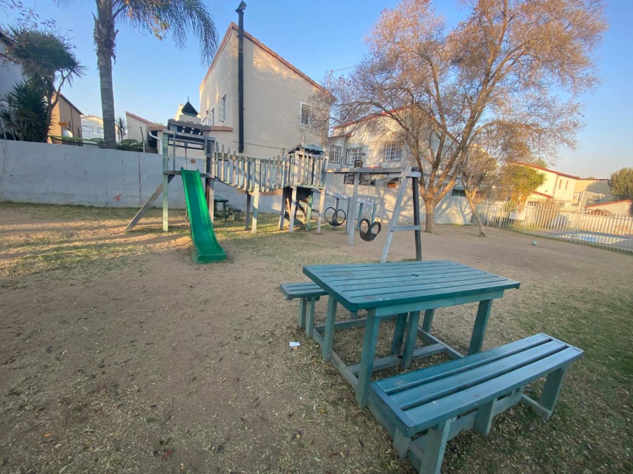 To Let 2 Bedroom Property for Rent in Halfway Gardens Gauteng