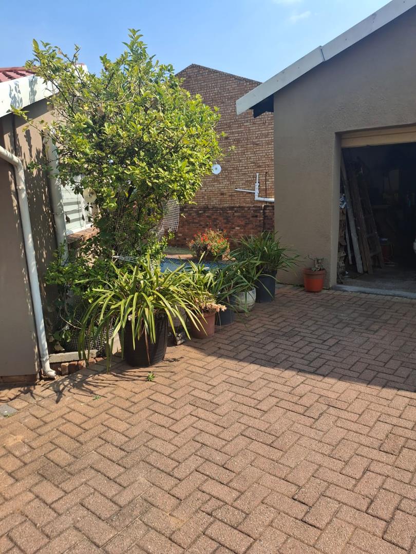0 Bedroom Property for Sale in Suideroord Gauteng