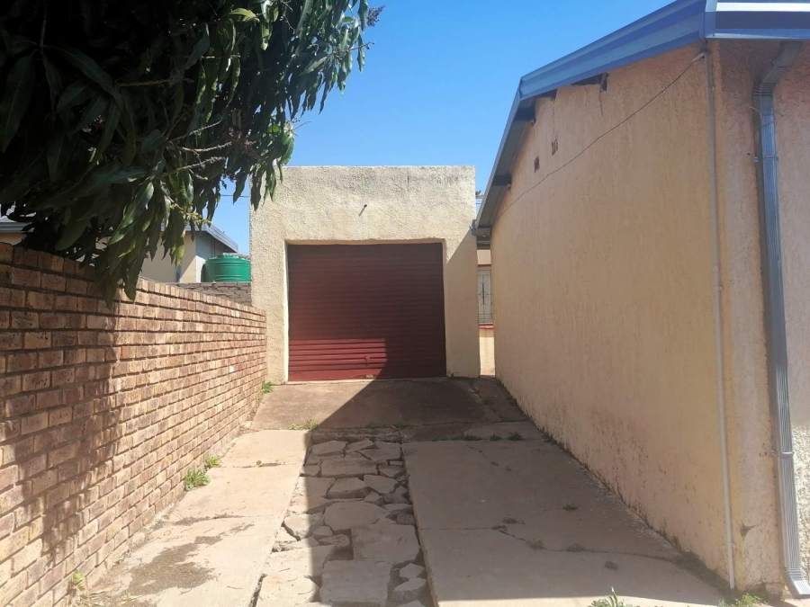 4 Bedroom Property for Sale in Soshanguve F Gauteng
