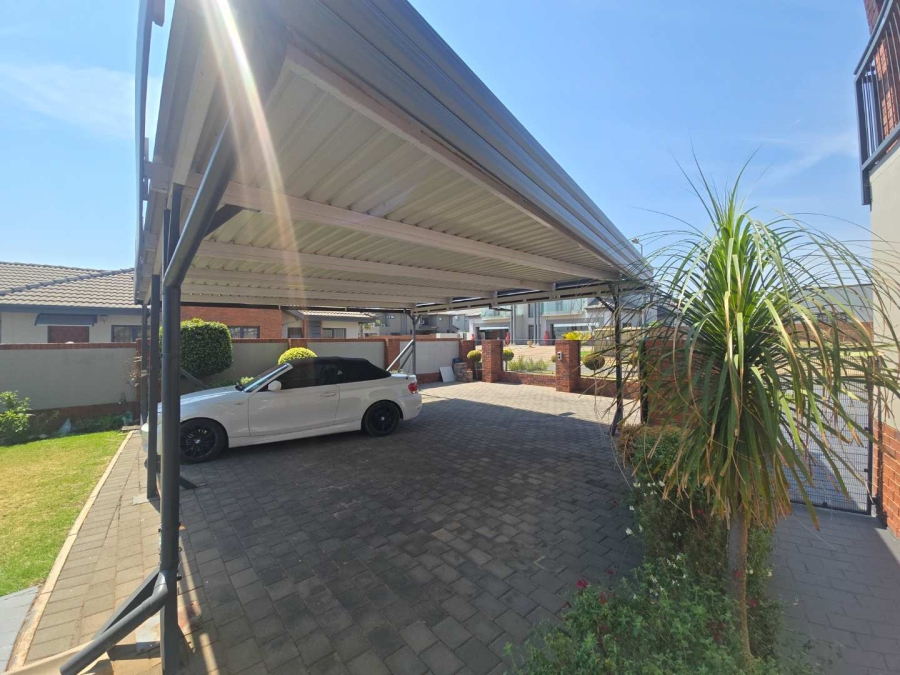 3 Bedroom Property for Sale in Zambezi Manor Lifestyle Estate Gauteng