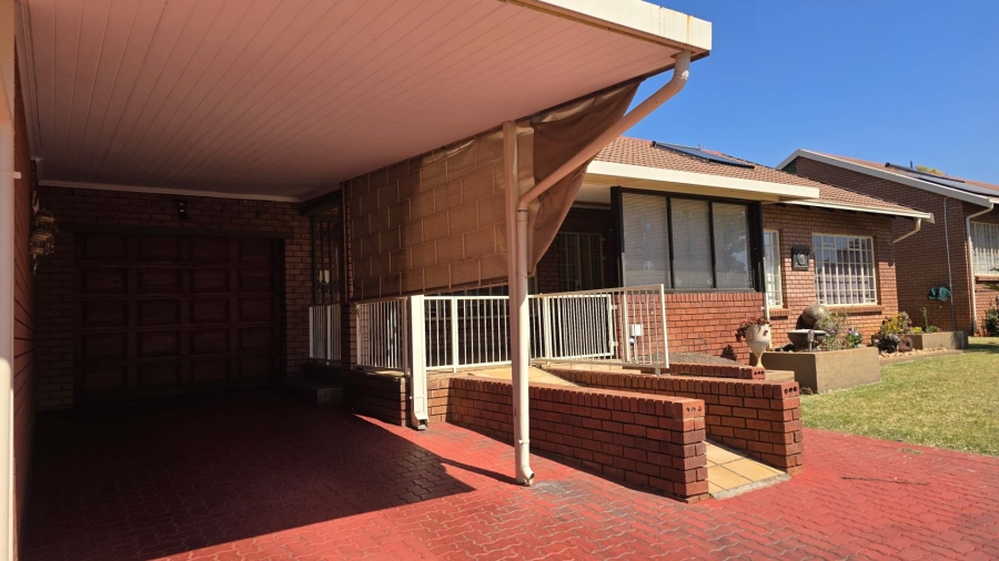 2 Bedroom Property for Sale in Montana Park Gauteng