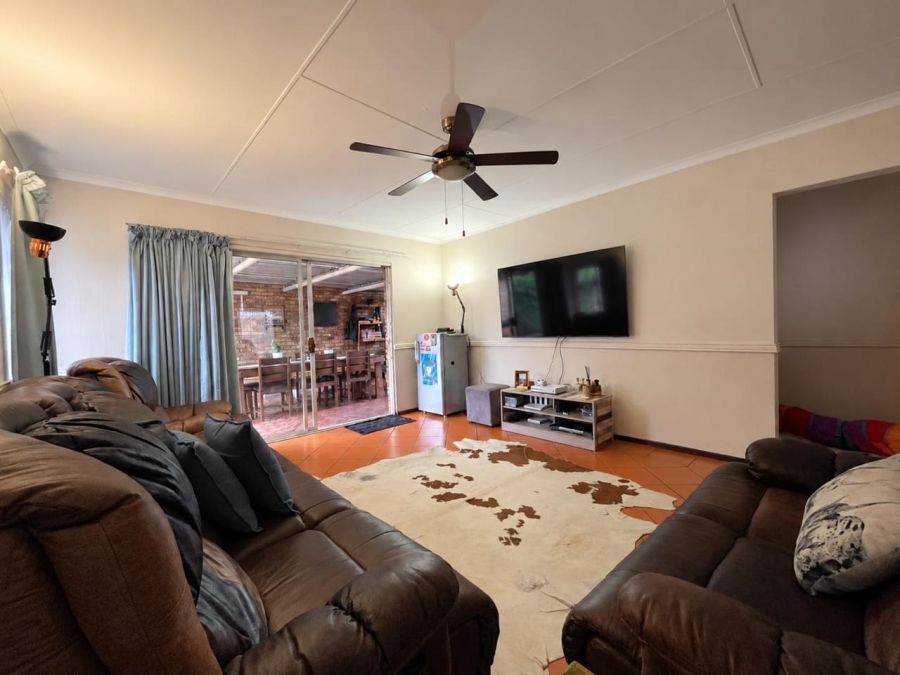 3 Bedroom Property for Sale in Eldoraigne Gauteng