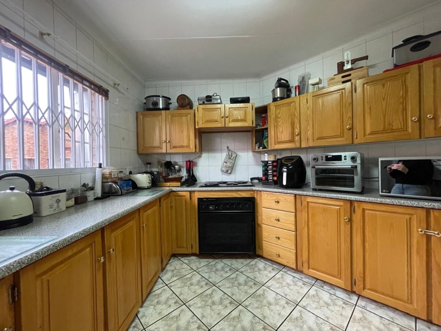 3 Bedroom Property for Sale in Eldoraigne Gauteng