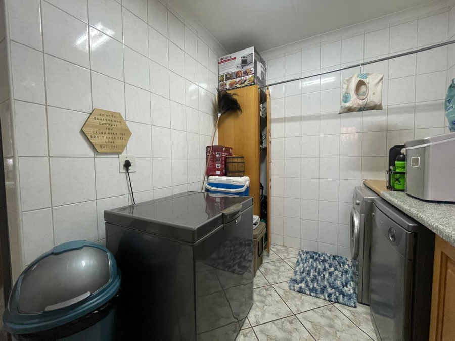 3 Bedroom Property for Sale in Eldoraigne Gauteng