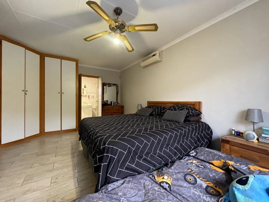 3 Bedroom Property for Sale in Eldoraigne Gauteng