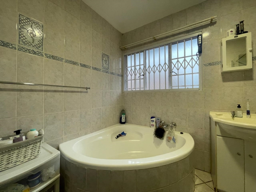 3 Bedroom Property for Sale in Eldoraigne Gauteng