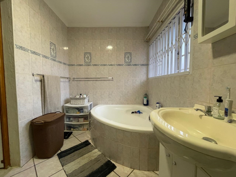 3 Bedroom Property for Sale in Eldoraigne Gauteng