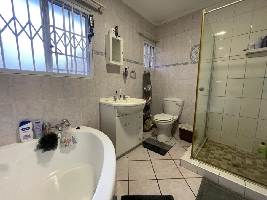 3 Bedroom Property for Sale in Eldoraigne Gauteng