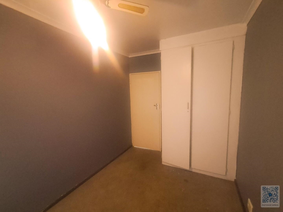 2 Bedroom Property for Sale in Die Hoewes Gauteng