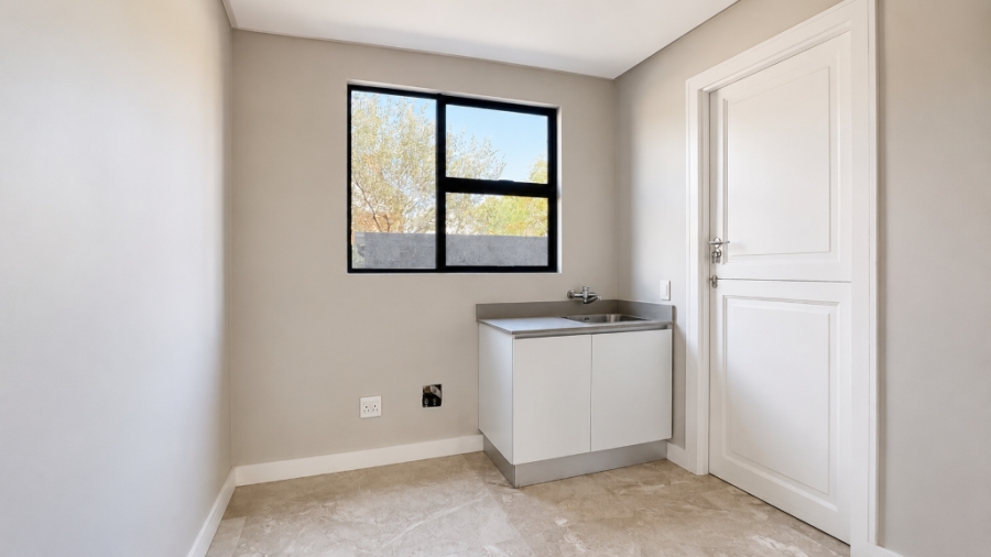 5 Bedroom Property for Sale in Midstream Hill Gauteng
