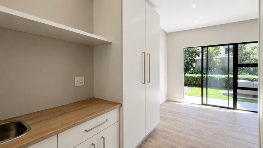 5 Bedroom Property for Sale in Midstream Hill Gauteng