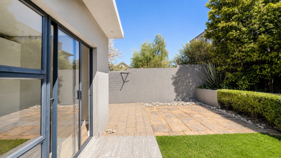 5 Bedroom Property for Sale in Midstream Hill Gauteng