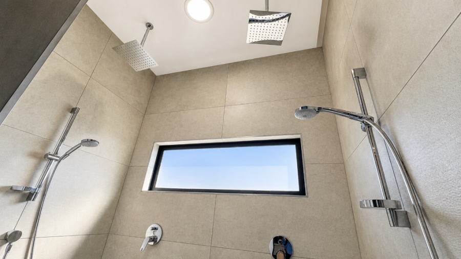 5 Bedroom Property for Sale in Midstream Hill Gauteng