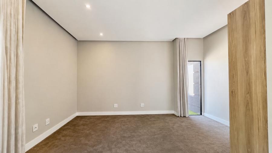 5 Bedroom Property for Sale in Midstream Hill Gauteng