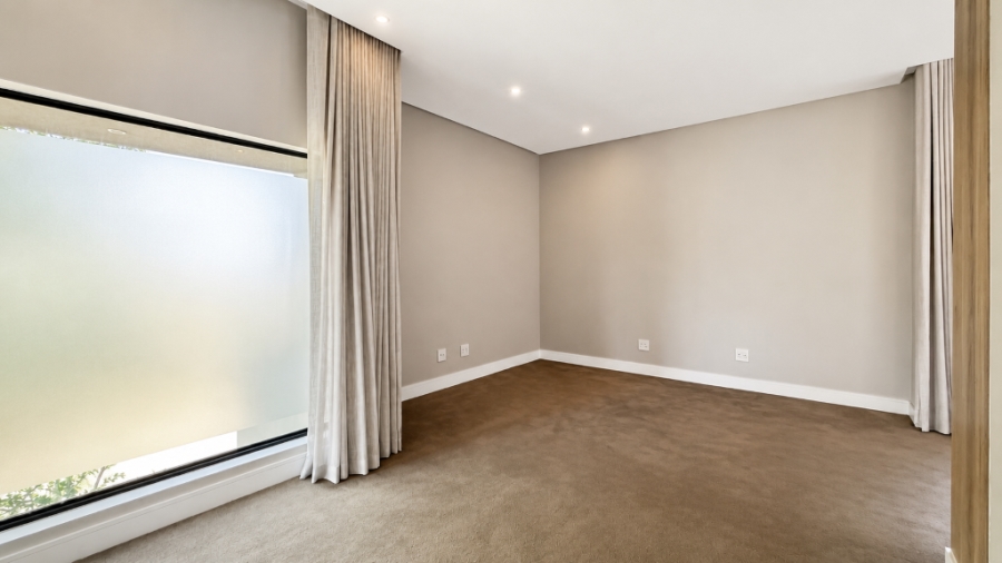 5 Bedroom Property for Sale in Midstream Hill Gauteng