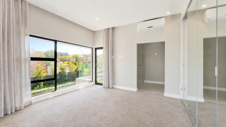 5 Bedroom Property for Sale in Midstream Hill Gauteng