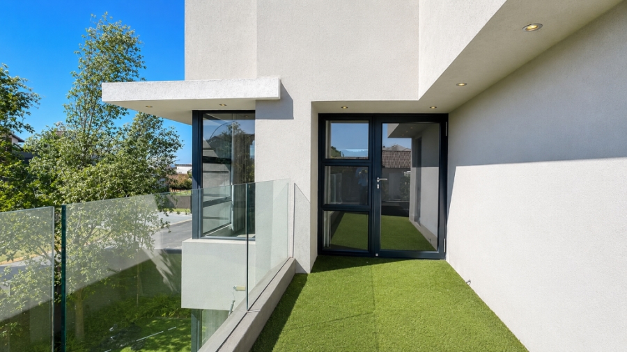 5 Bedroom Property for Sale in Midstream Hill Gauteng