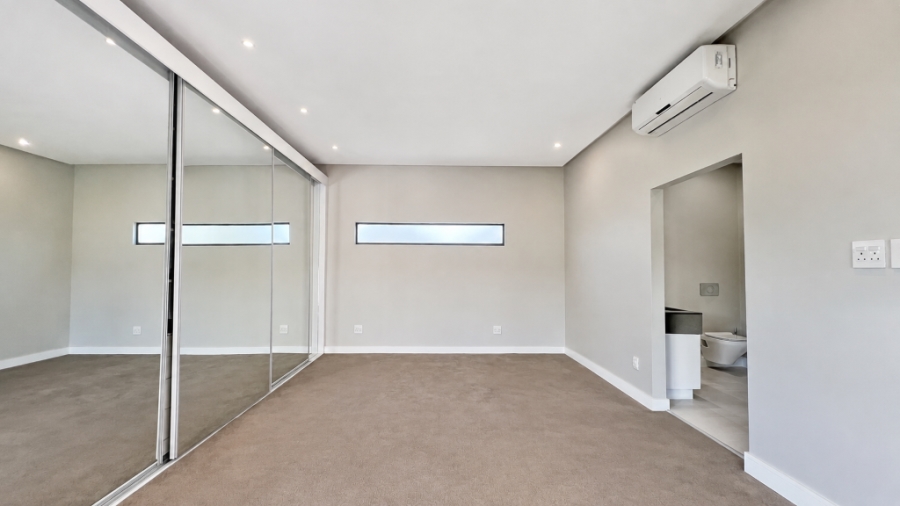 5 Bedroom Property for Sale in Midstream Hill Gauteng