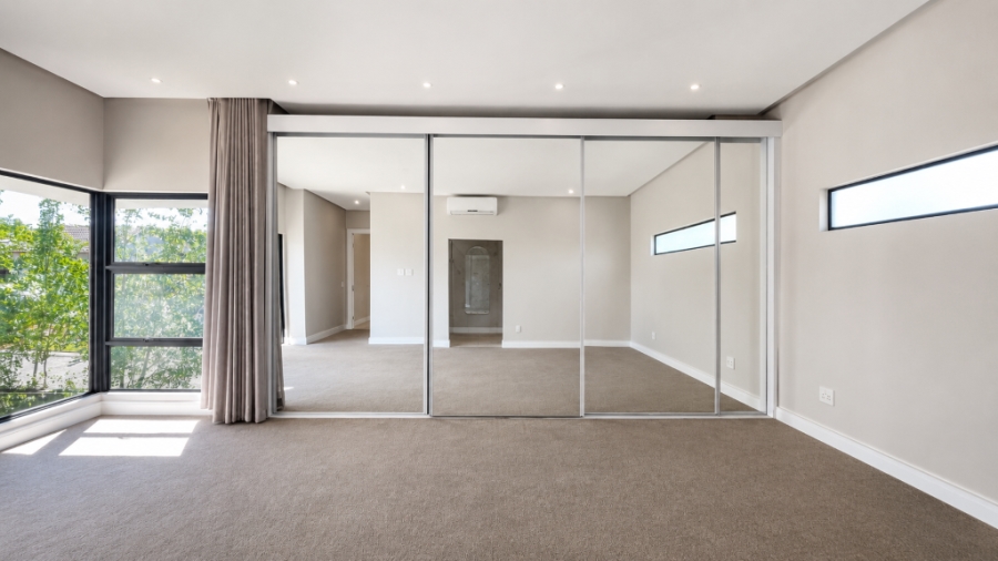 5 Bedroom Property for Sale in Midstream Hill Gauteng