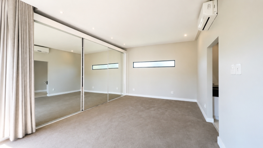 5 Bedroom Property for Sale in Midstream Hill Gauteng