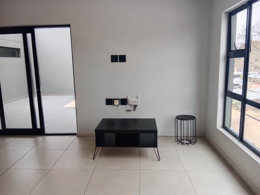 To Let 2 Bedroom Property for Rent in Waverley Gauteng
