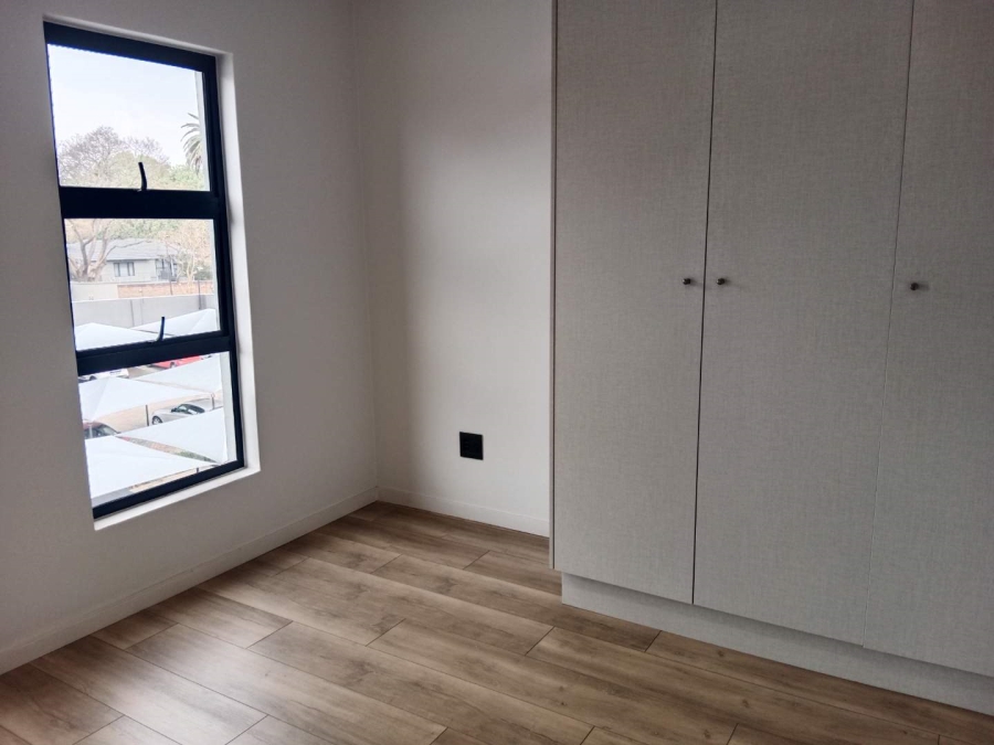 To Let 2 Bedroom Property for Rent in Waverley Gauteng