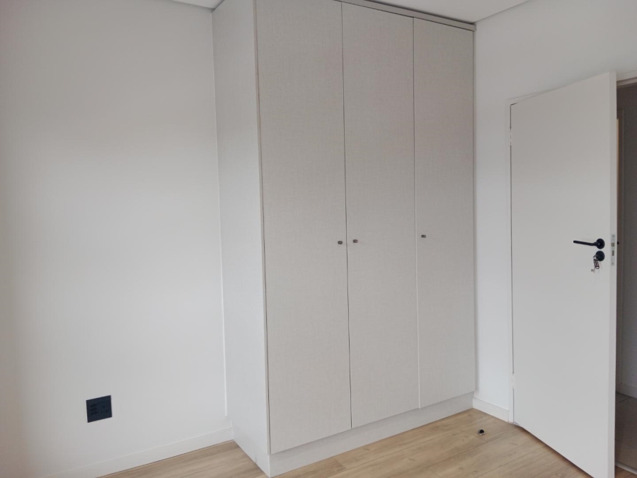 To Let 2 Bedroom Property for Rent in Waverley Gauteng
