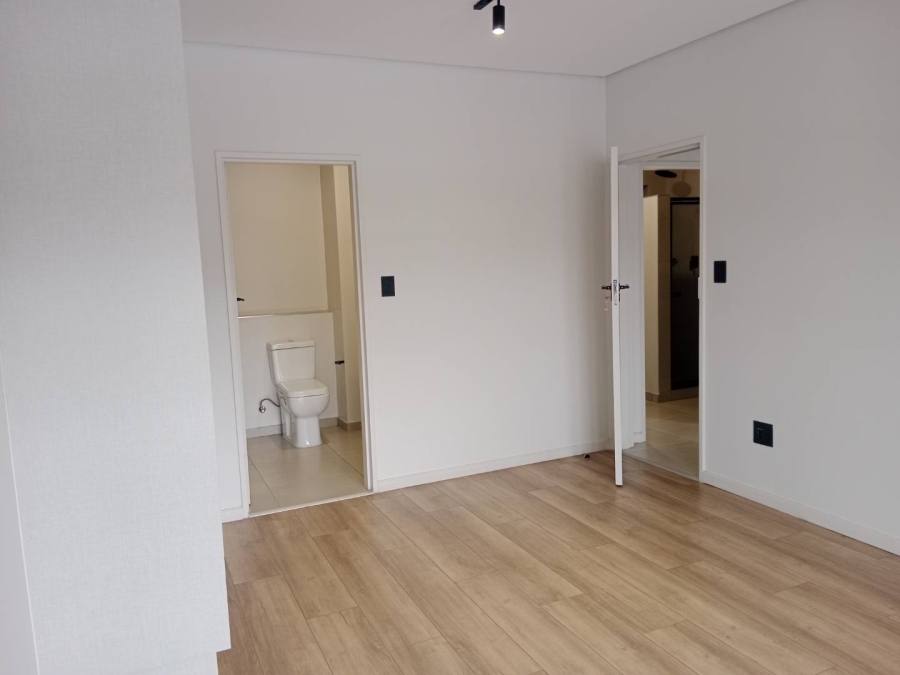 To Let 2 Bedroom Property for Rent in Waverley Gauteng
