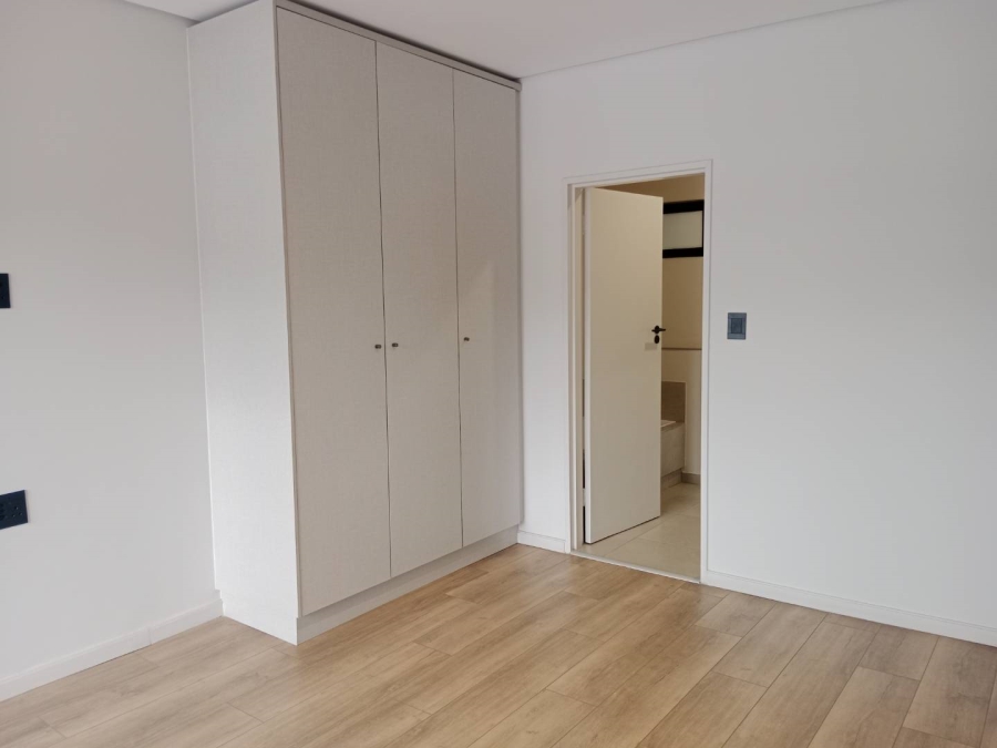 To Let 2 Bedroom Property for Rent in Waverley Gauteng
