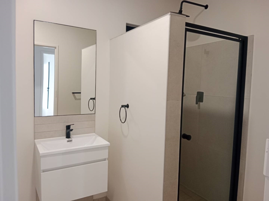 To Let 2 Bedroom Property for Rent in Waverley Gauteng