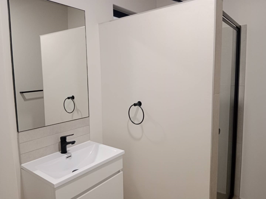 To Let 2 Bedroom Property for Rent in Waverley Gauteng