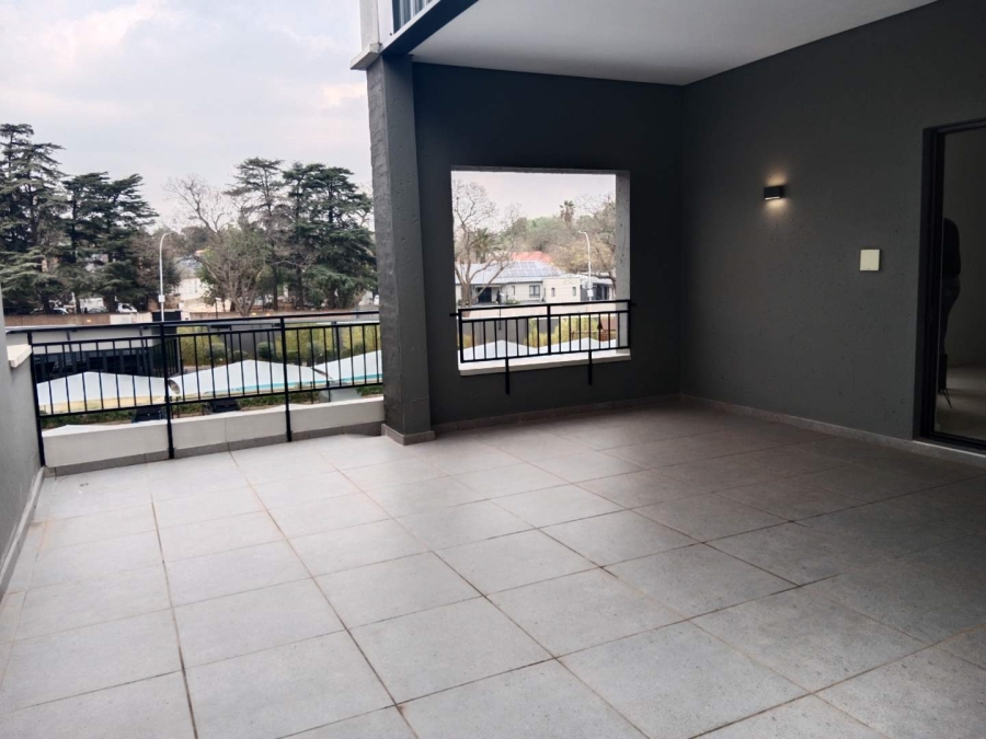 To Let 2 Bedroom Property for Rent in Waverley Gauteng