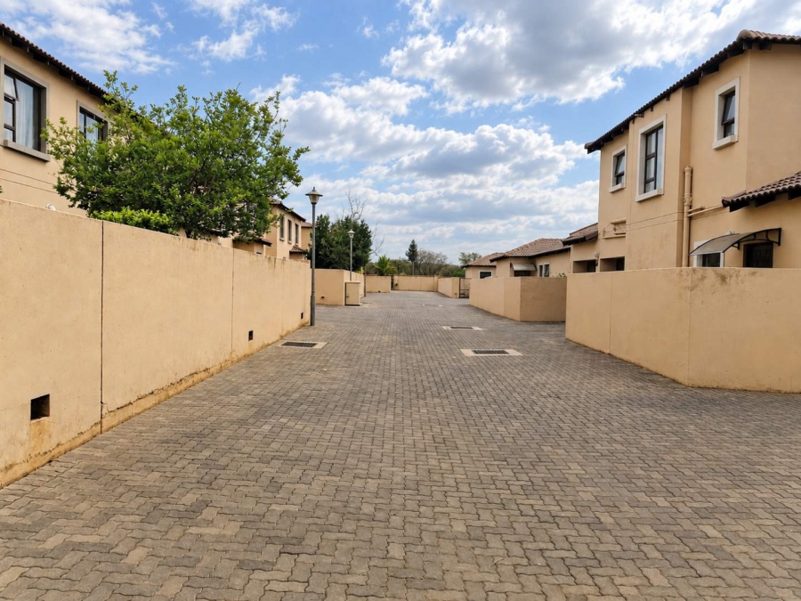 2 Bedroom Property for Sale in Montana Gauteng