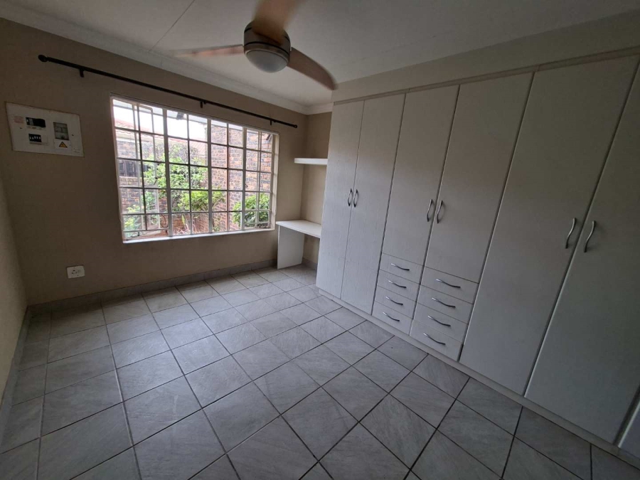 2 Bedroom Property for Sale in Allens Nek Gauteng