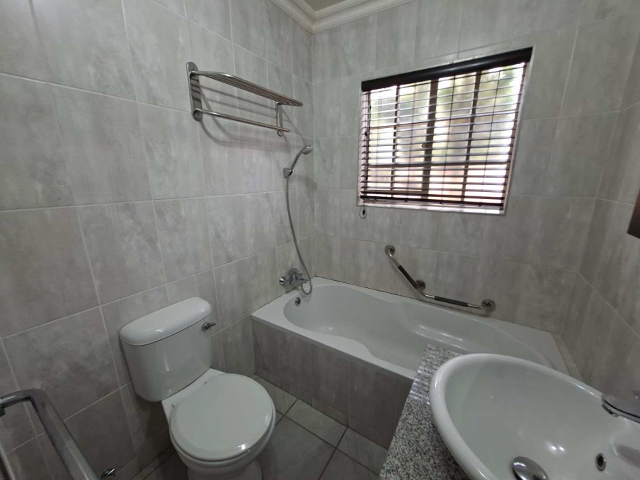2 Bedroom Property for Sale in Allens Nek Gauteng