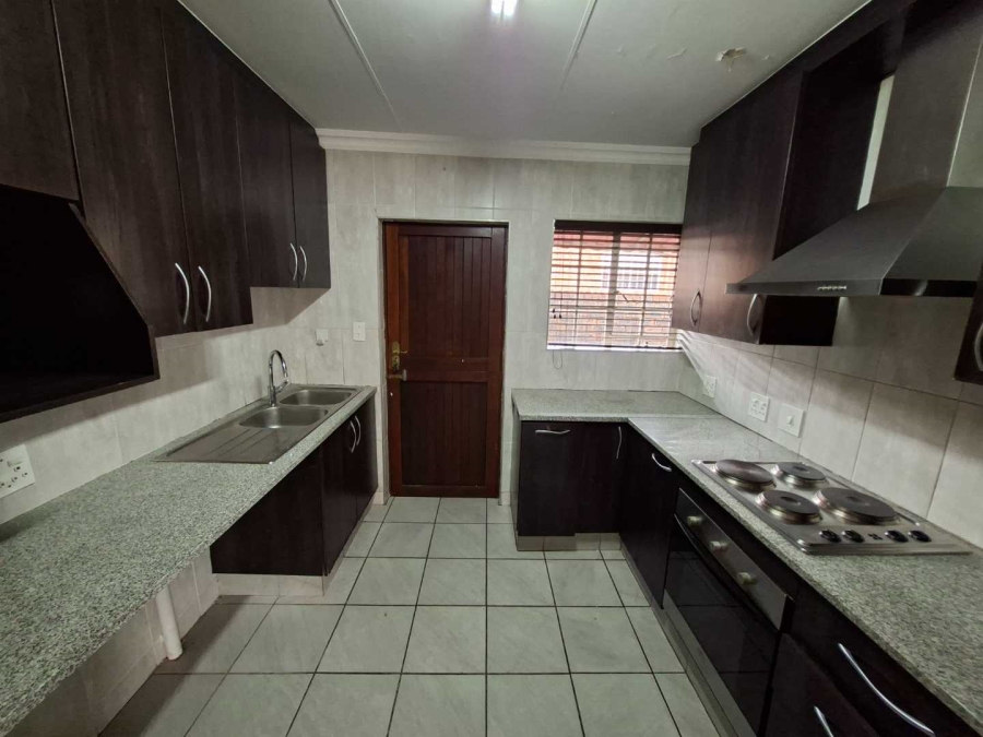 2 Bedroom Property for Sale in Allens Nek Gauteng