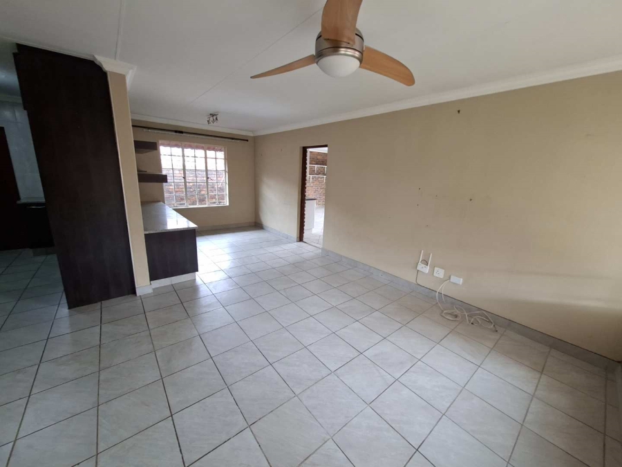 2 Bedroom Property for Sale in Allens Nek Gauteng